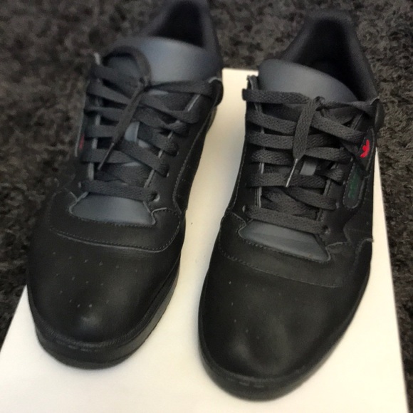 black calabasas shoes